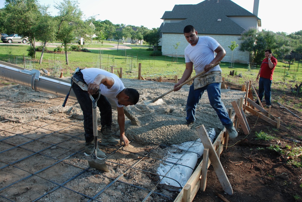 2010/05(May)/Firepit construction/1024x768_2010-05-29-27 Firepit Construction.jpg